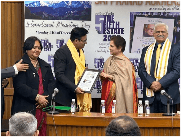 Dr Ajay Rana chairing a session on global research trends